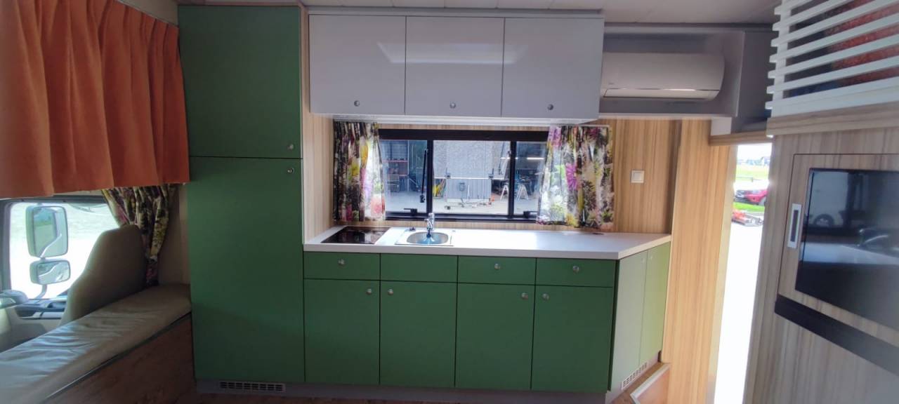 Zware paardenvrachtwagen (groot rijbewijs) Man MAN - TGM 2018 Tweedehands