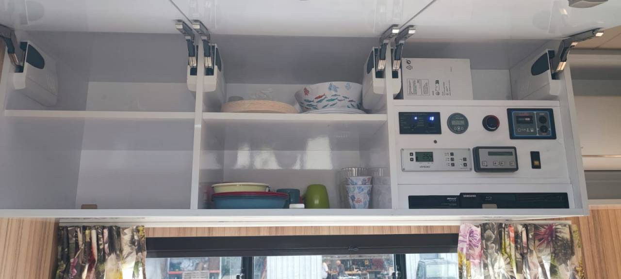 Zware paardenvrachtwagen (groot rijbewijs) Man MAN - TGM 2018 Tweedehands