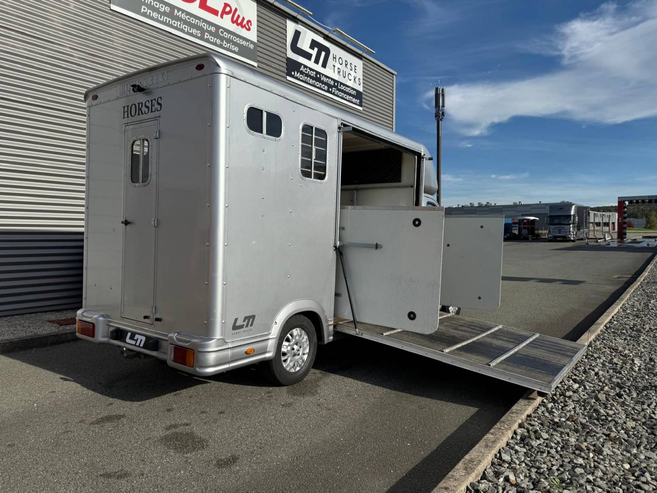 Kleine paardenvrachtwagen (B rijbewijs) Equi-Trek EQUI-TREK 3 PLACES 2009 Tweedehands