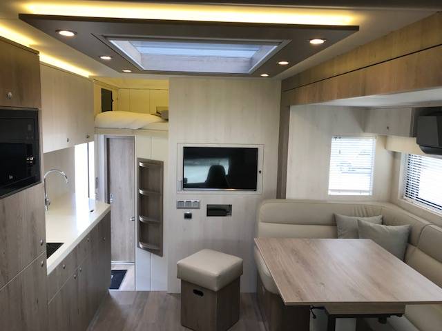 Zware paardenvrachtwagen (groot rijbewijs) Scania STX 2018 Tweedehands