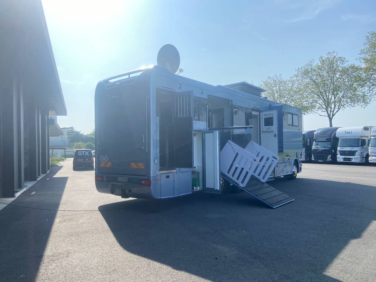 Zware paardenvrachtwagen (groot rijbewijs) Scania P 410 2017 Tweedehands