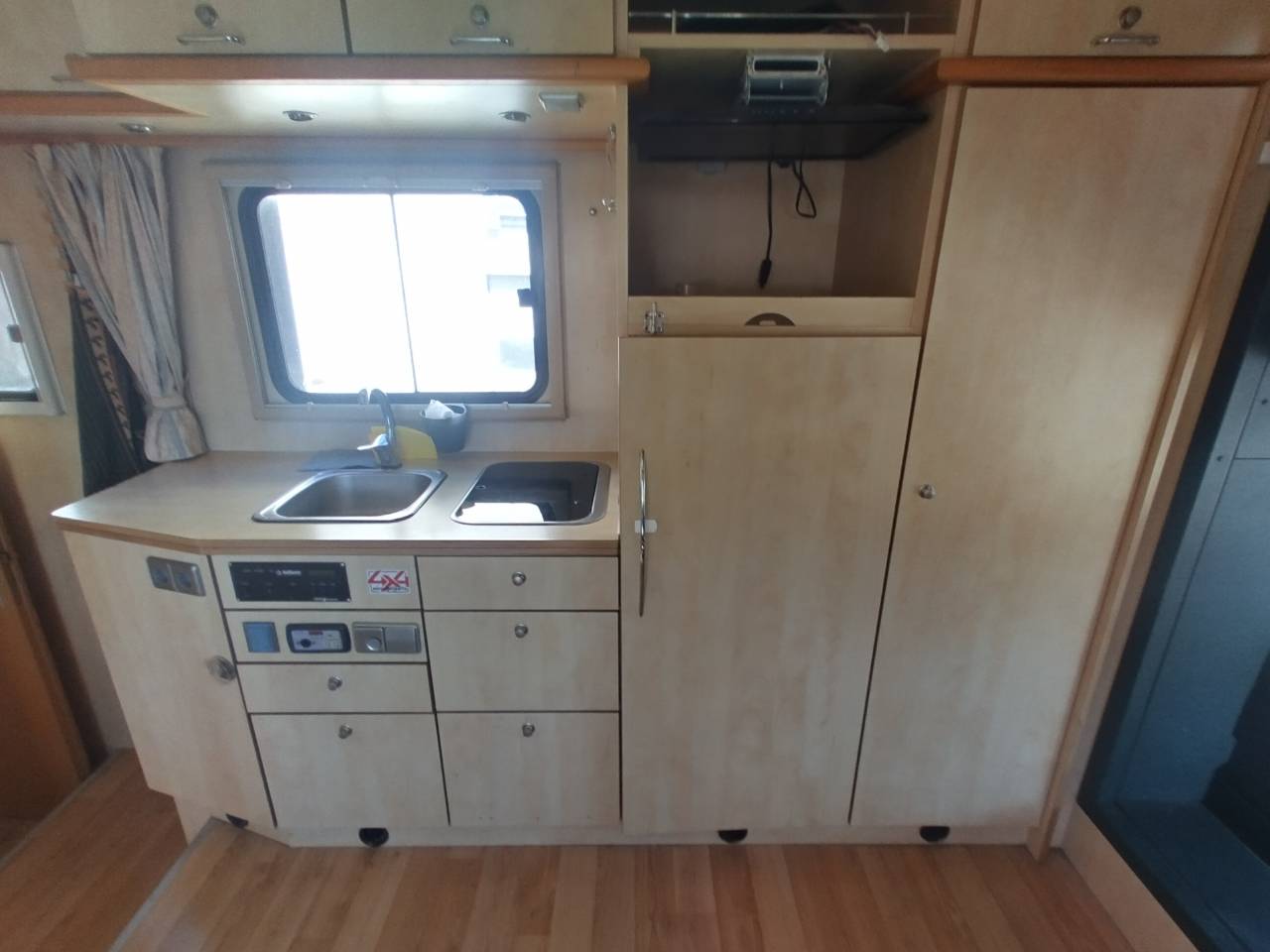 Zware paardenvrachtwagen (groot rijbewijs) Scania L144 6x2 2003 Tweedehands