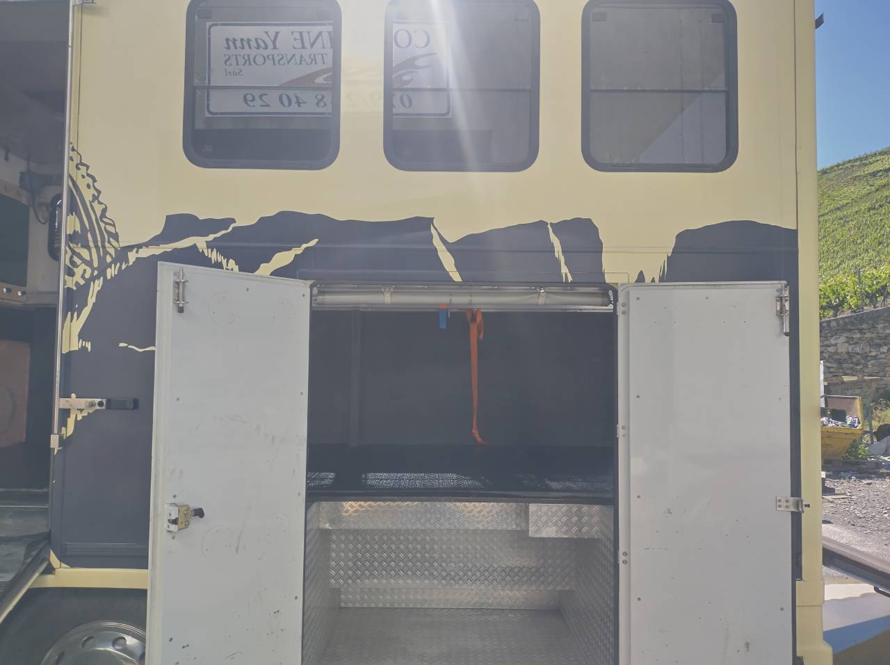 Zware paardenvrachtwagen (groot rijbewijs) Scania L144 6x2 2003 Tweedehands