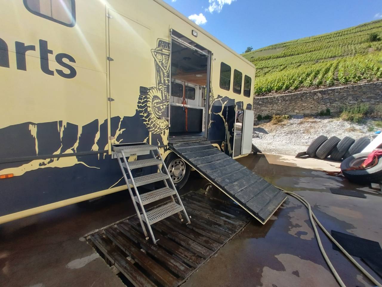 Zware paardenvrachtwagen (groot rijbewijs) Scania L144 6x2 2003 Tweedehands