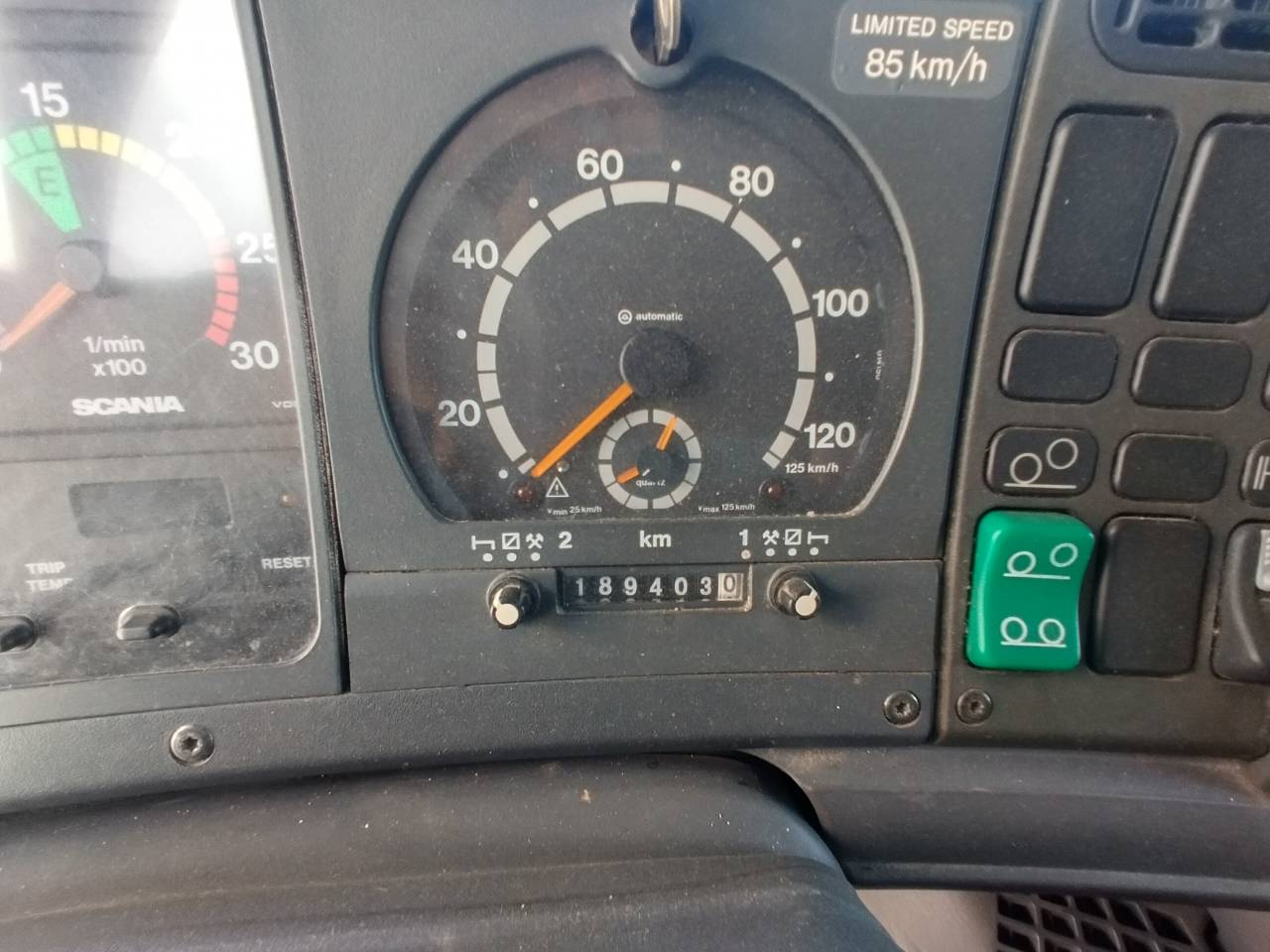 Zware paardenvrachtwagen (groot rijbewijs) Scania L144 6x2 2003 Tweedehands