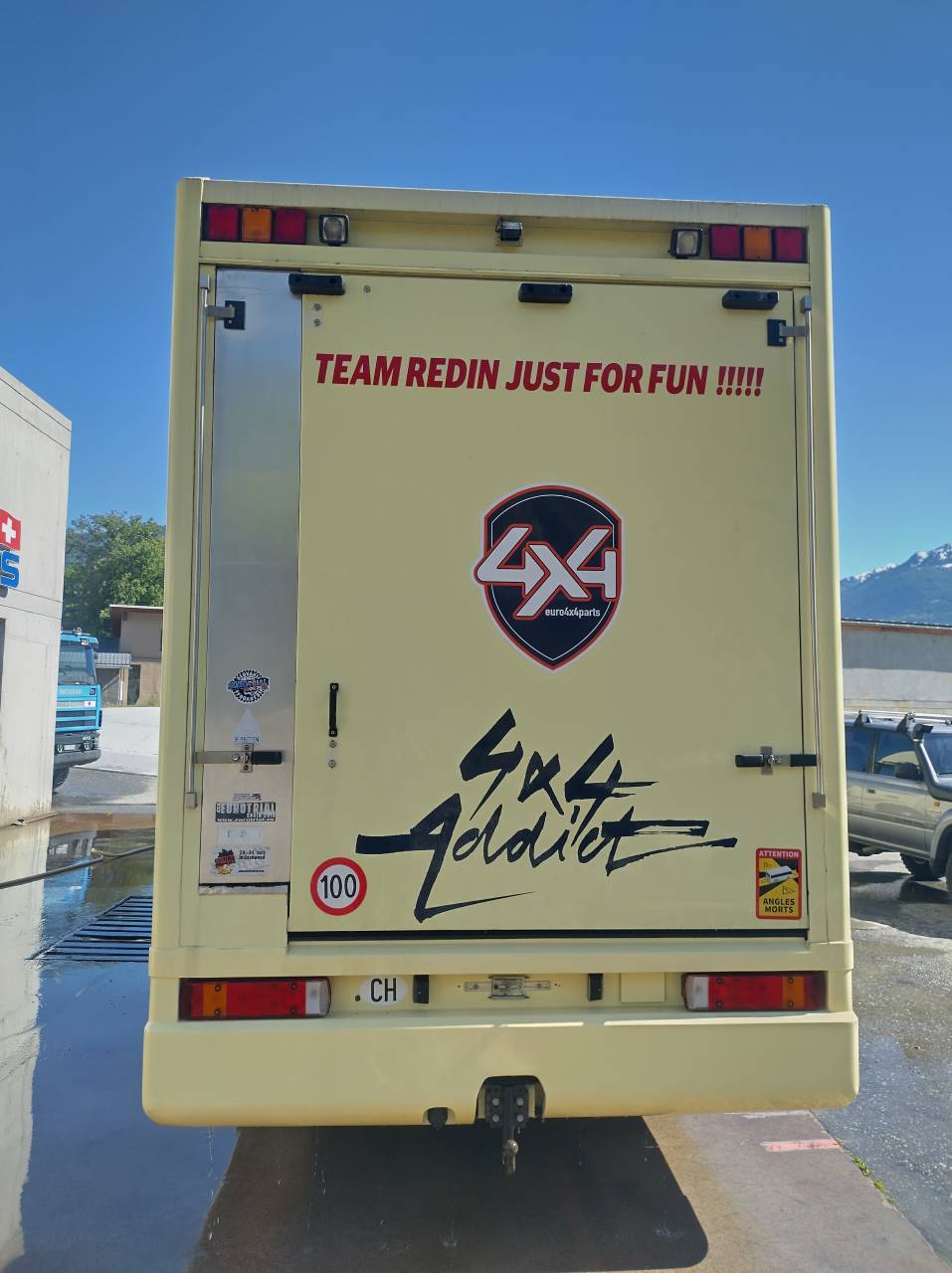 Zware paardenvrachtwagen (groot rijbewijs) Scania L144 6x2 2003 Tweedehands