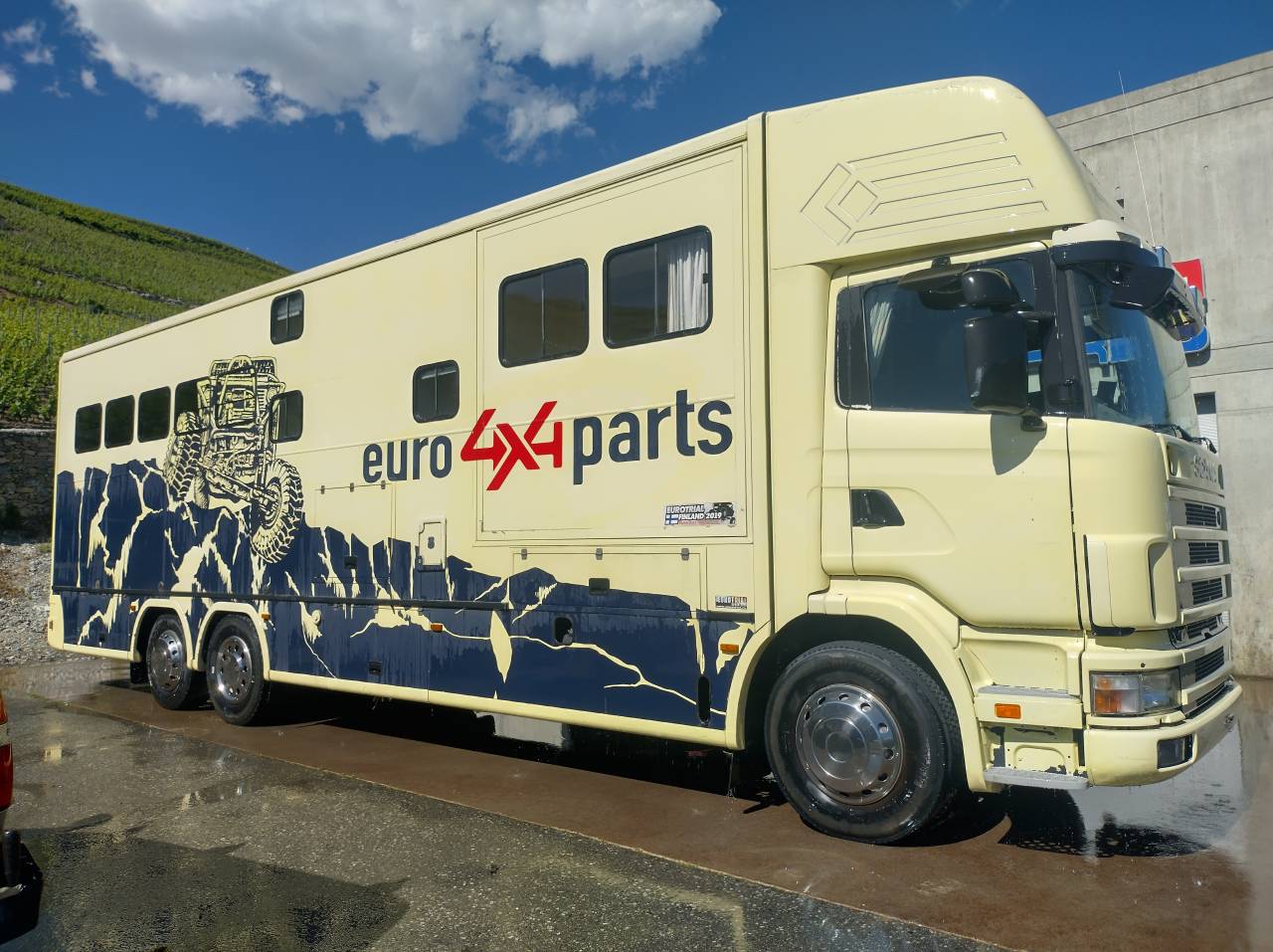 Zware paardenvrachtwagen (groot rijbewijs) Scania L144 6x2 2003 Tweedehands