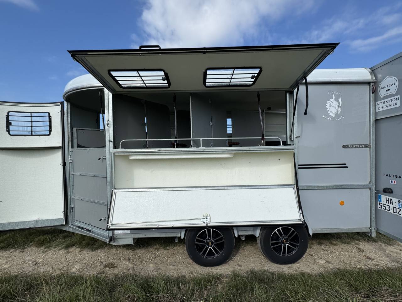 Paardentrailers Fautras Oblic +3 victorius 3 Paarden 2024 Tweedehands