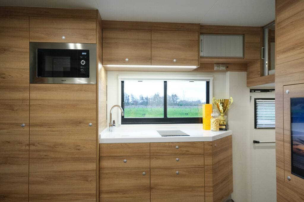 Zware paardenvrachtwagen (groot rijbewijs) Krismar Scania P420 2025 Nieuw