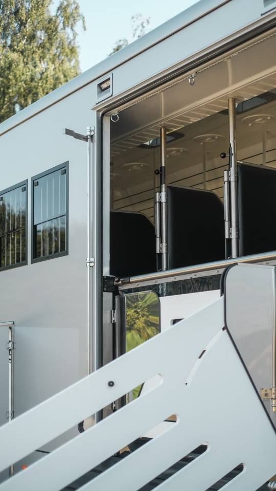 Zware paardenvrachtwagen (groot rijbewijs) Krismar Scania P420 2025 Nieuw