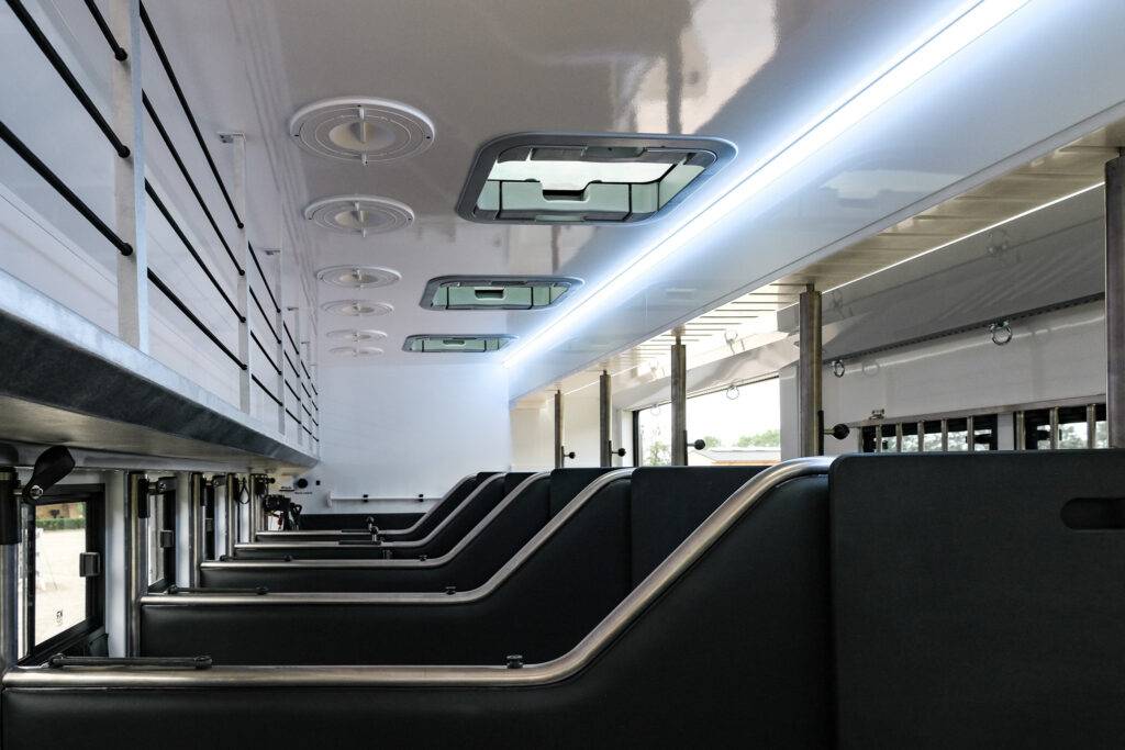 Zware paardenvrachtwagen (groot rijbewijs) Krismar Scania P420 2025 Nieuw