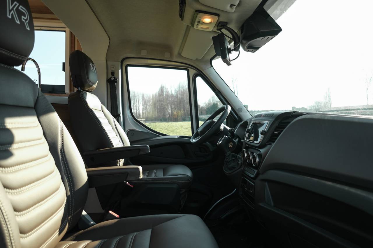 Zware paardenvrachtwagen (groot rijbewijs) Krismar Iveco Daily 2025 Nieuw