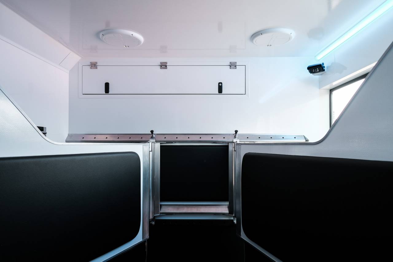 Zware paardenvrachtwagen (groot rijbewijs) Krismar Iveco Daily 2025 Nieuw