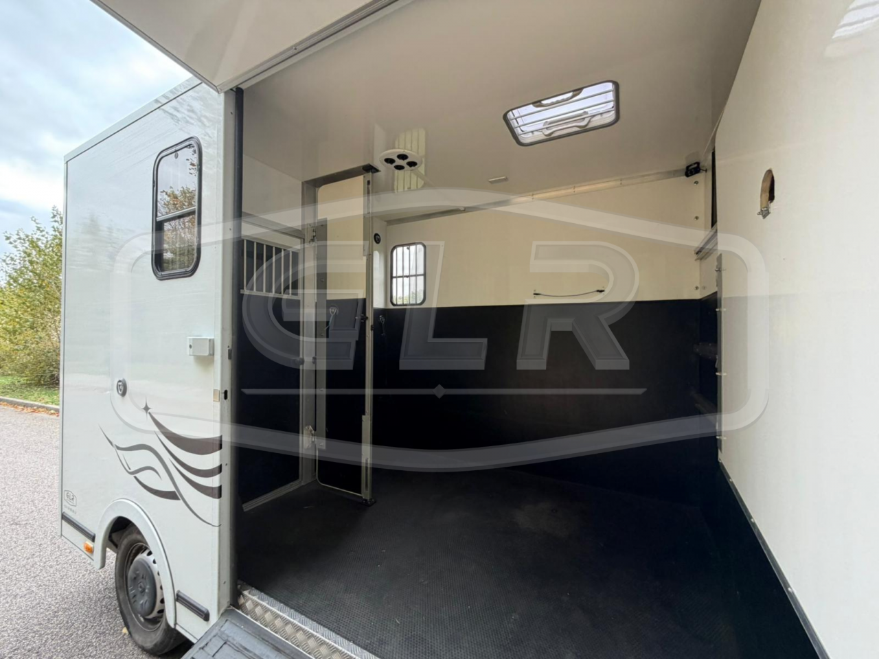 Kleine paardenvrachtwagen (B rijbewijs) ACR Renault Master 2023 Tweedehands