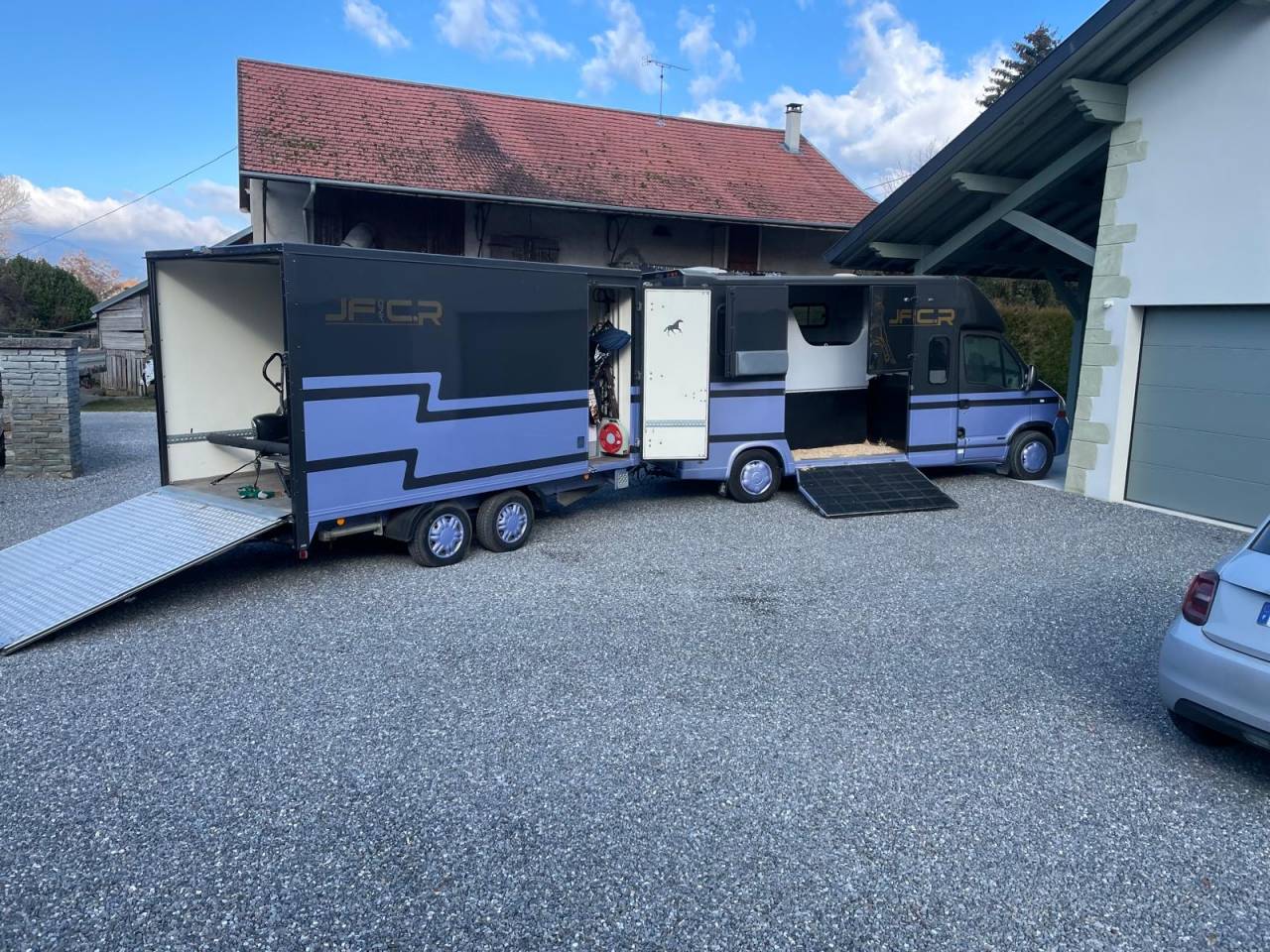 Kleine paardenvrachtwagen (B rijbewijs) Renault Master 2006 Tweedehands