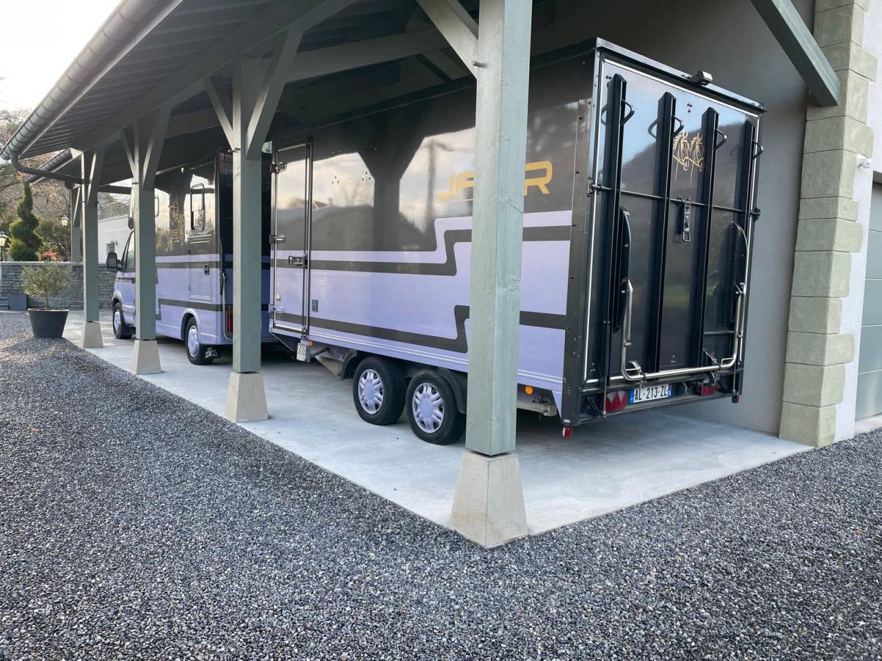 Kleine paardenvrachtwagen (B rijbewijs) Renault Master 2006 Tweedehands