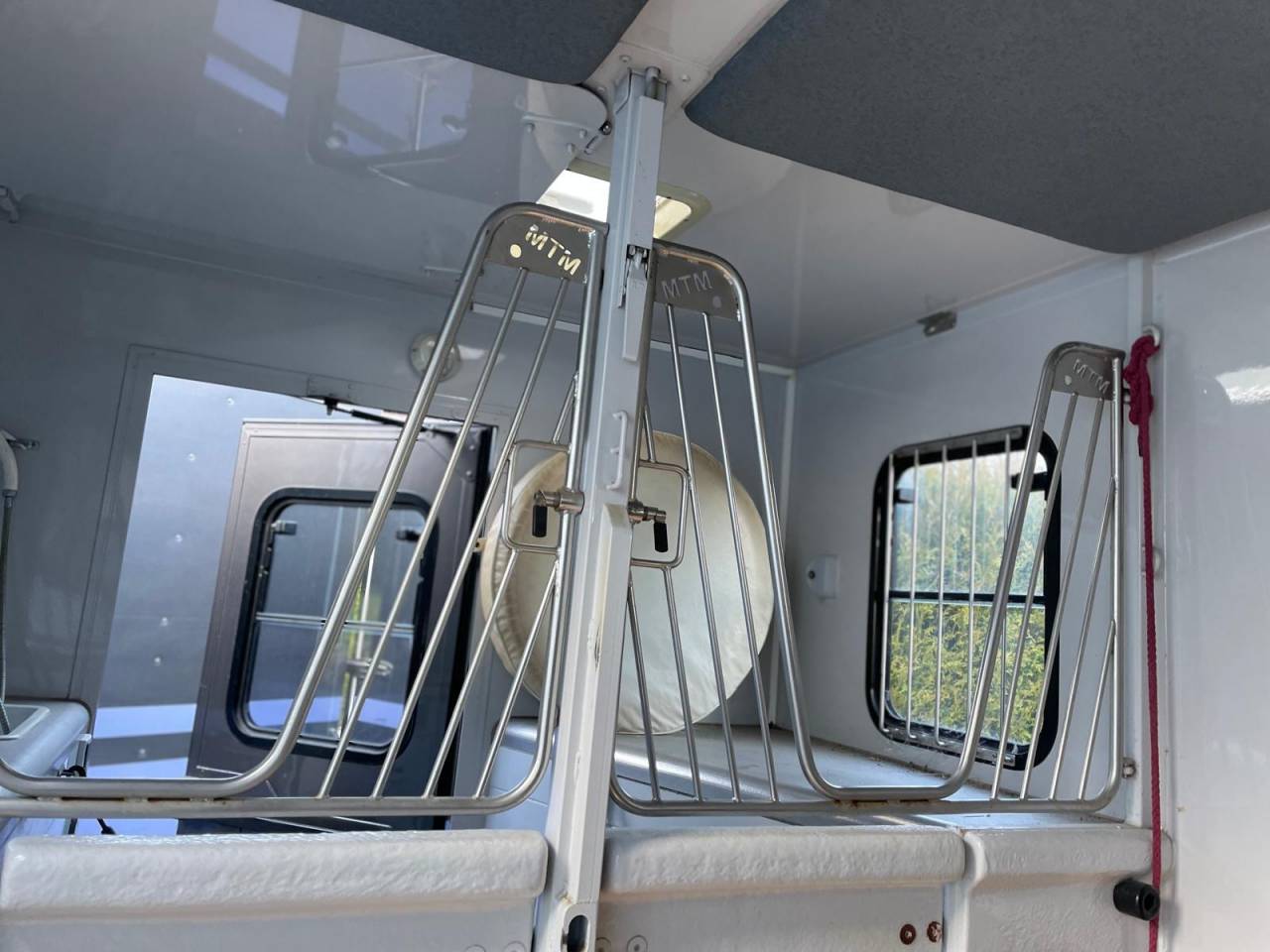 Kleine paardenvrachtwagen (B rijbewijs) Renault Master 2006 Tweedehands