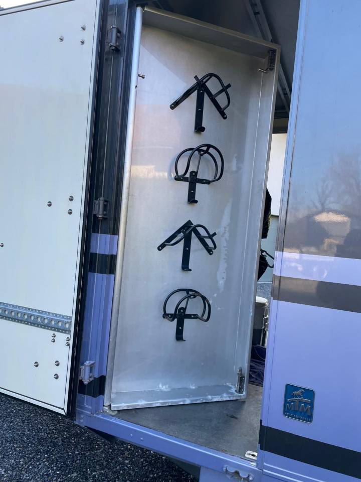 Kleine paardenvrachtwagen (B rijbewijs) Renault Master 2006 Tweedehands