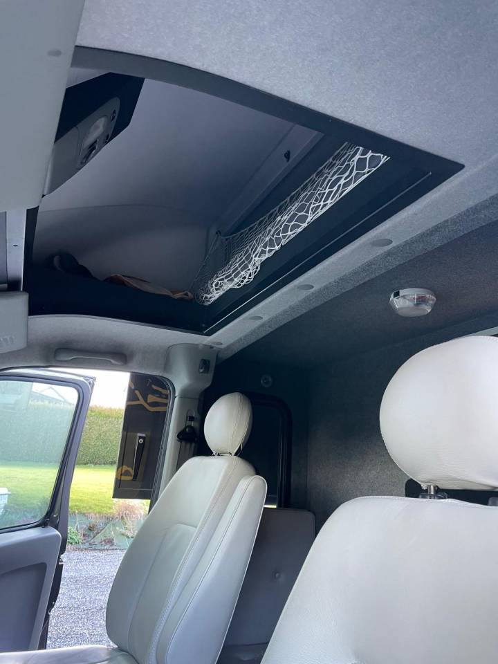 Kleine paardenvrachtwagen (B rijbewijs) Renault Master 2006 Tweedehands