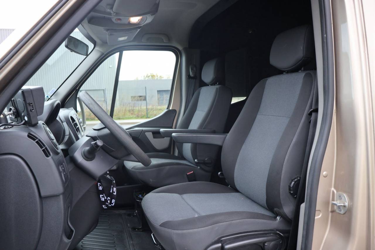 Kleine paardenvrachtwagen (B rijbewijs) Theault MASTER PROTEO SWITCH 2019 Tweedehands