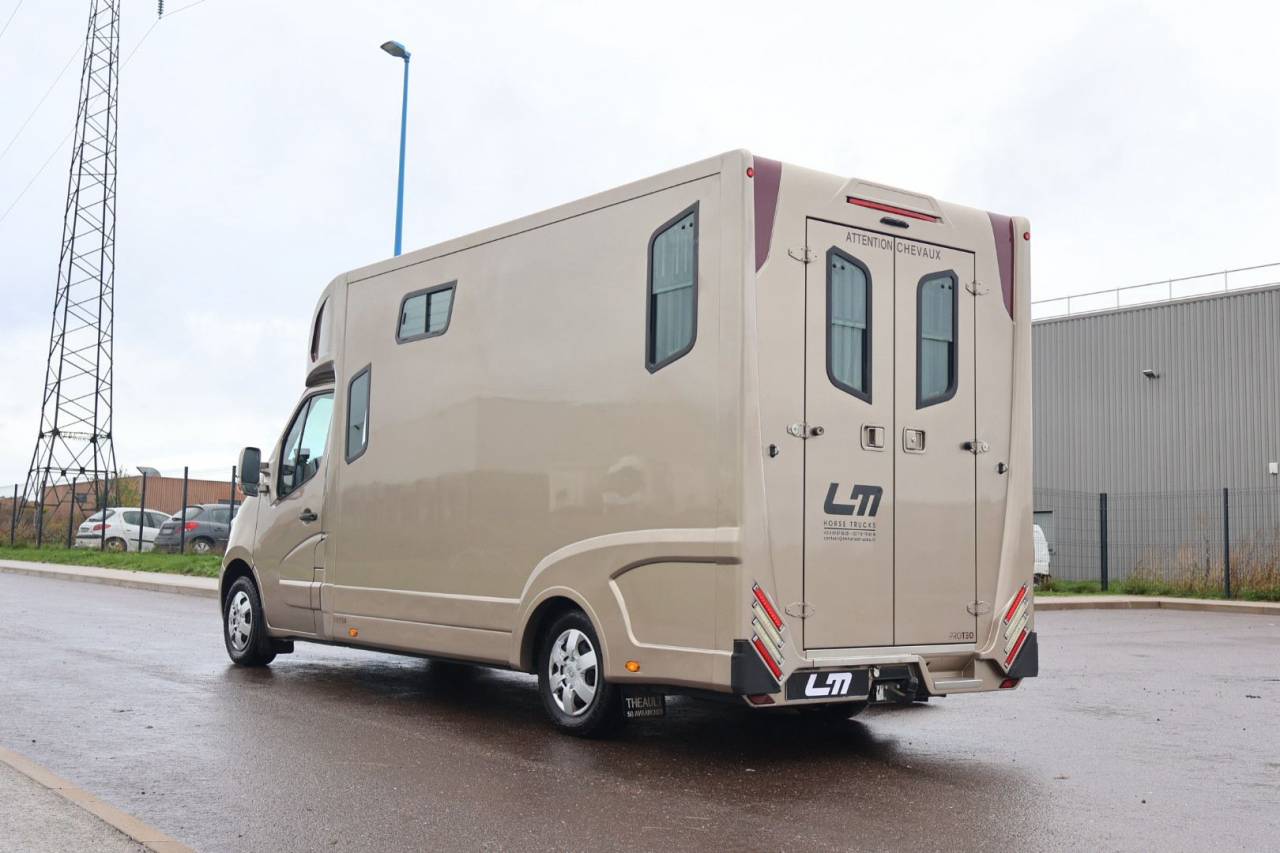 Kleine paardenvrachtwagen (B rijbewijs) Theault MASTER PROTEO SWITCH 2019 Tweedehands