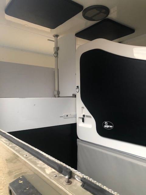 Kleine paardenvrachtwagen (B rijbewijs) Trans Box RM08 2018 Tweedehands