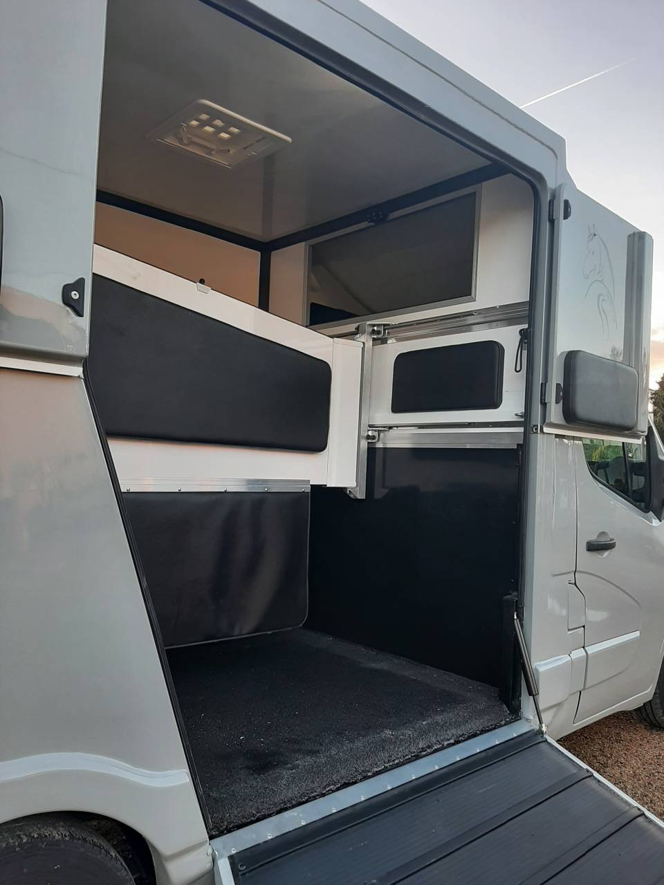 Kleine paardenvrachtwagen (B rijbewijs) Renault Master 3 2018 Tweedehands