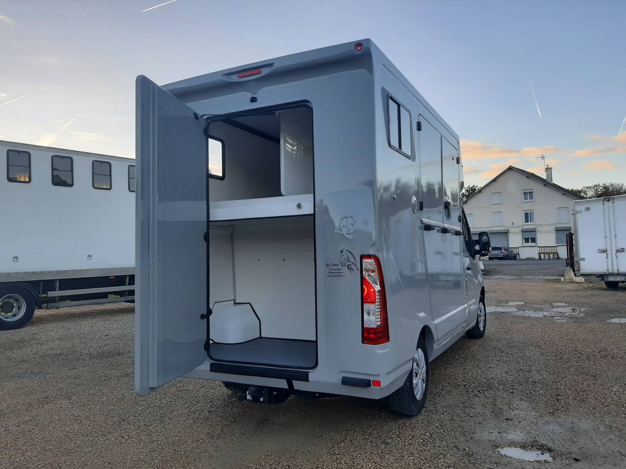 Kleine paardenvrachtwagen (B rijbewijs) Renault Master 3 2018 Tweedehands