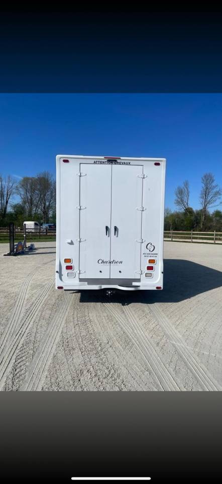 Kleine paardenvrachtwagen (B rijbewijs) Chardron Renault Master 2023 Nieuw