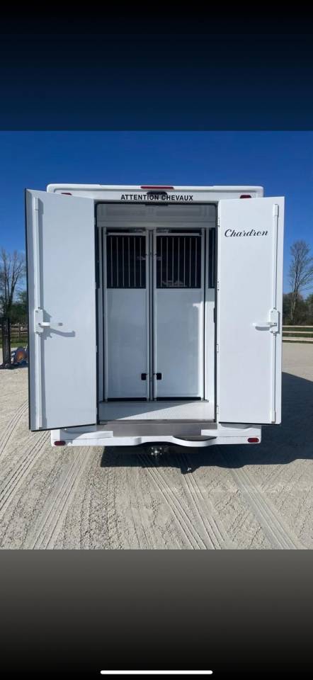 Kleine paardenvrachtwagen (B rijbewijs) Chardron Renault Master 2023 Nieuw