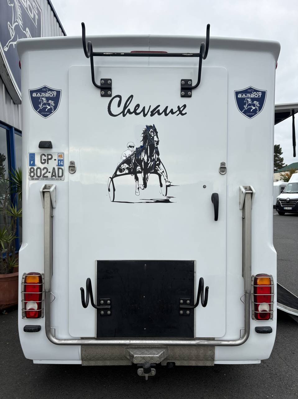 Kleine paardenvrachtwagen (B rijbewijs) Barbot D5 2023 Tweedehands