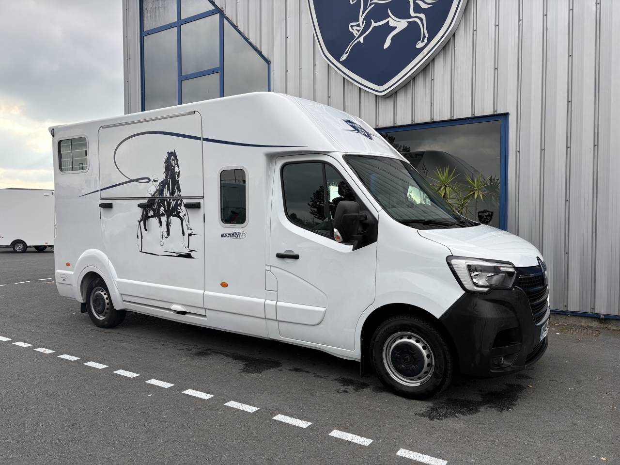 Kleine paardenvrachtwagen (B rijbewijs) Barbot D5 2023 Tweedehands