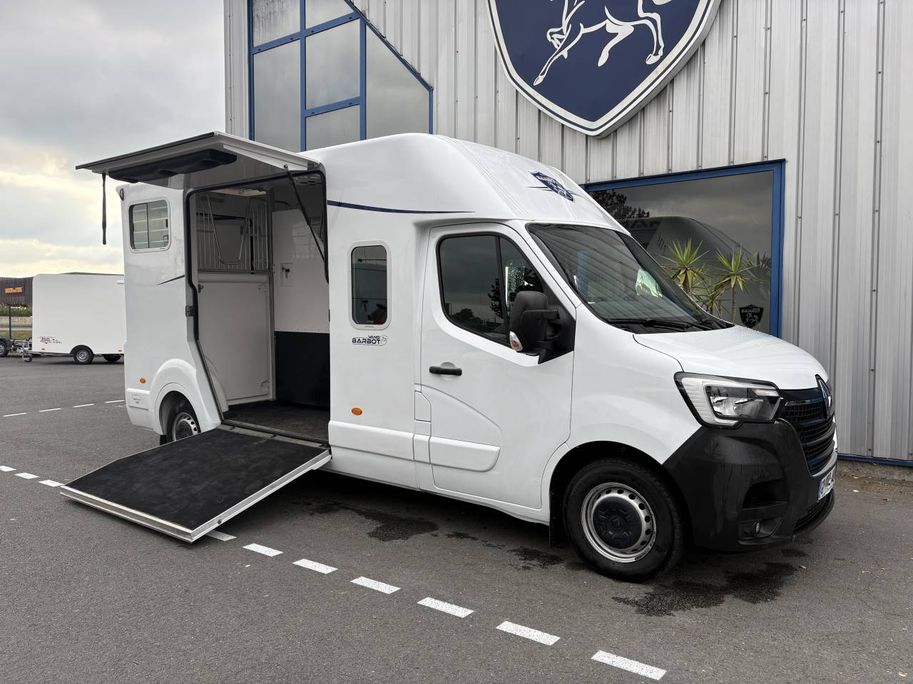 Kleine paardenvrachtwagen (B rijbewijs) Barbot D5 2023 Tweedehands