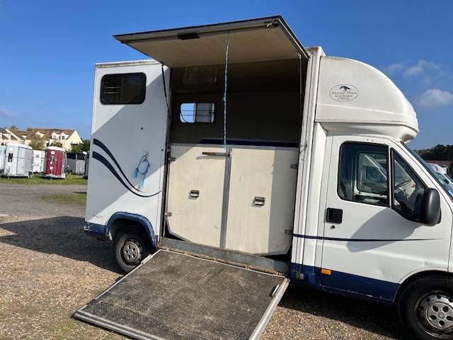 Kleine paardenvrachtwagen (B rijbewijs) Citroen Jumper 2001 Tweedehands