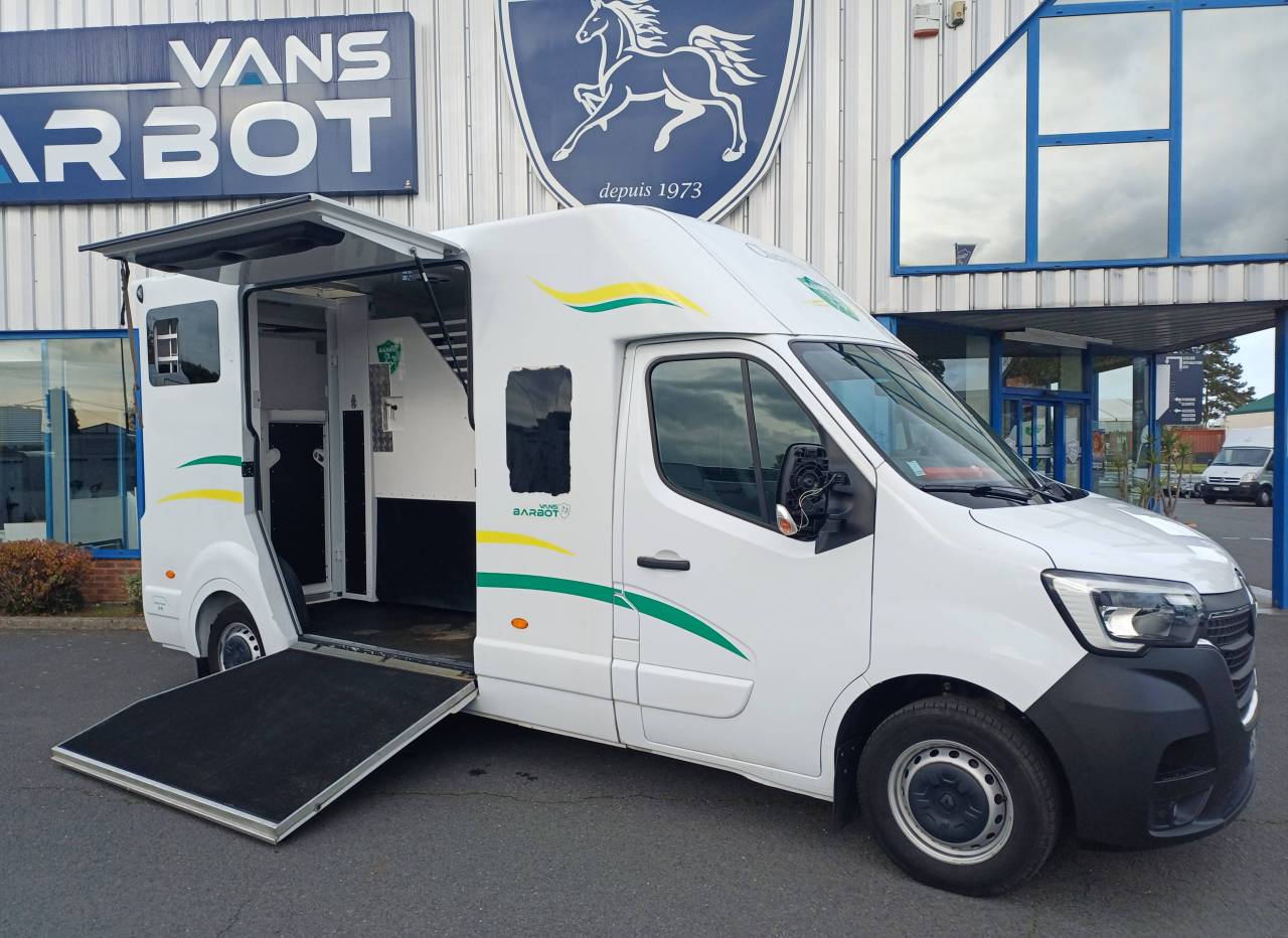 Kleine paardenvrachtwagen (B rijbewijs) Barbot D5 2023 Tweedehands