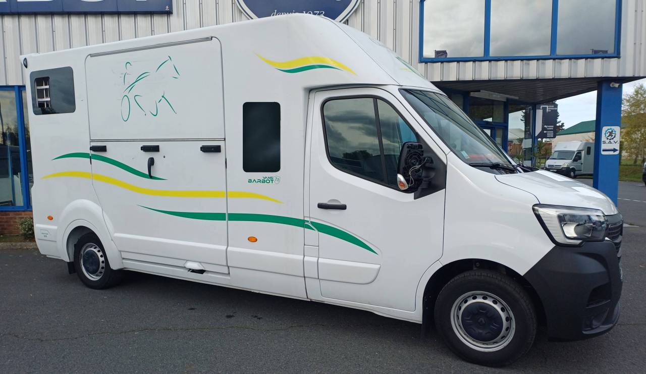 Kleine paardenvrachtwagen (B rijbewijs) Barbot D5 2023 Tweedehands