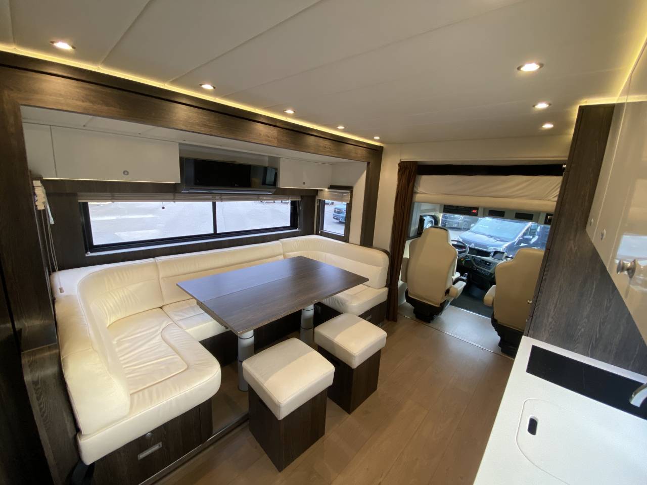 Zware paardenvrachtwagen (groot rijbewijs) STX  2014 Tweedehands