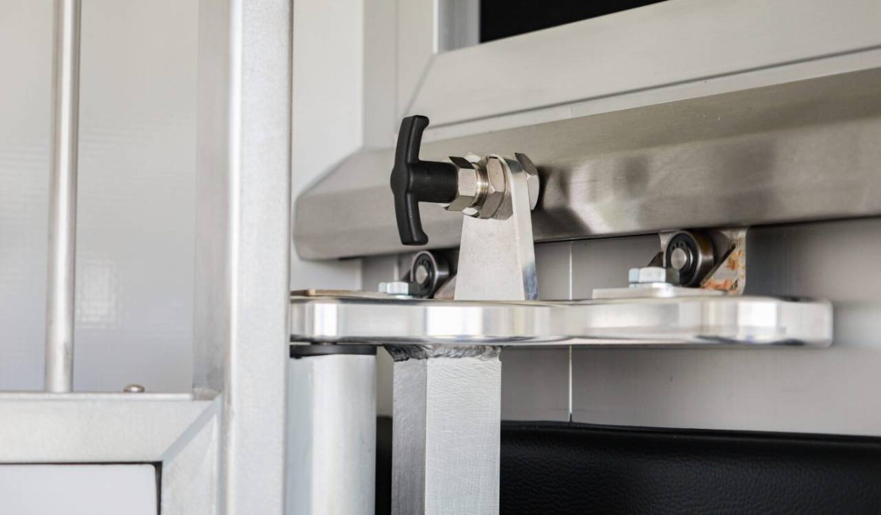 Kleine paardenvrachtwagen (B rijbewijs) AKX Akx stallion 2025 Nieuw