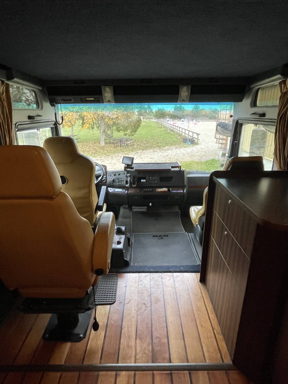 Zware paardenvrachtwagen (groot rijbewijs) Roelofsen Man  2005 Tweedehands