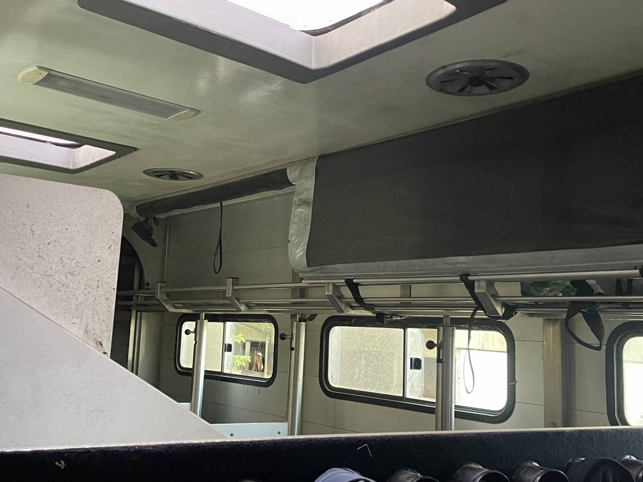 Zware paardenvrachtwagen (groot rijbewijs) Roelofsen Man  2005 Tweedehands