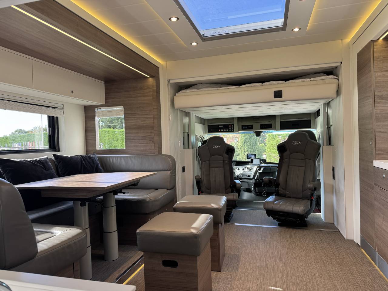 Zware paardenvrachtwagen (groot rijbewijs) STX VOLVO 2020 Tweedehands