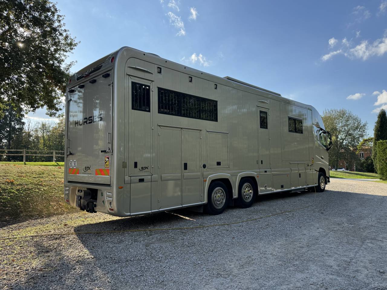 Zware paardenvrachtwagen (groot rijbewijs) STX VOLVO 2020 Tweedehands