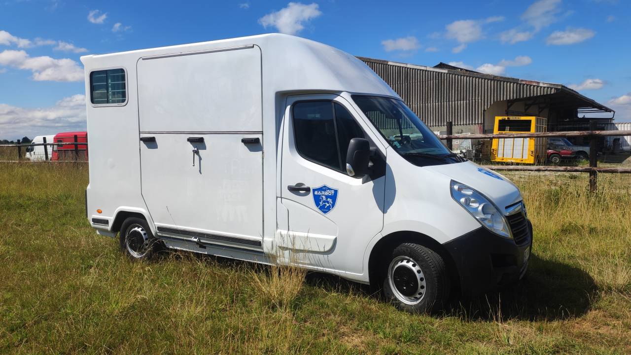 Kleine paardenvrachtwagen (B rijbewijs) Barbot Stalles  2011 Tweedehands