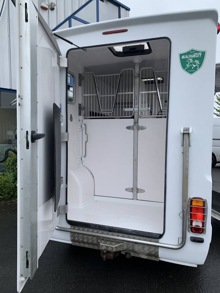 Kleine paardenvrachtwagen (B rijbewijs) Barbot D5 2018 Tweedehands