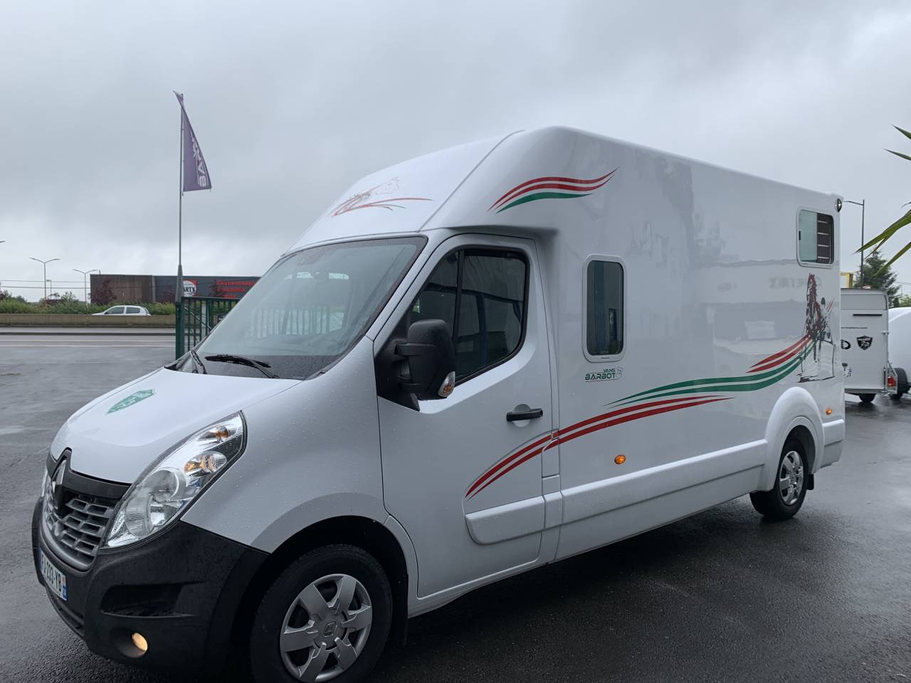 Kleine paardenvrachtwagen (B rijbewijs) Barbot D5 2018 Tweedehands