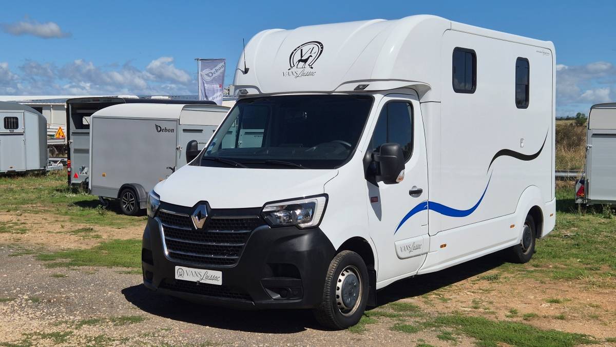 Kleine paardenvrachtwagen (B rijbewijs) Laissac bedrijfsauto's Renault Master 2022 Tweedehands