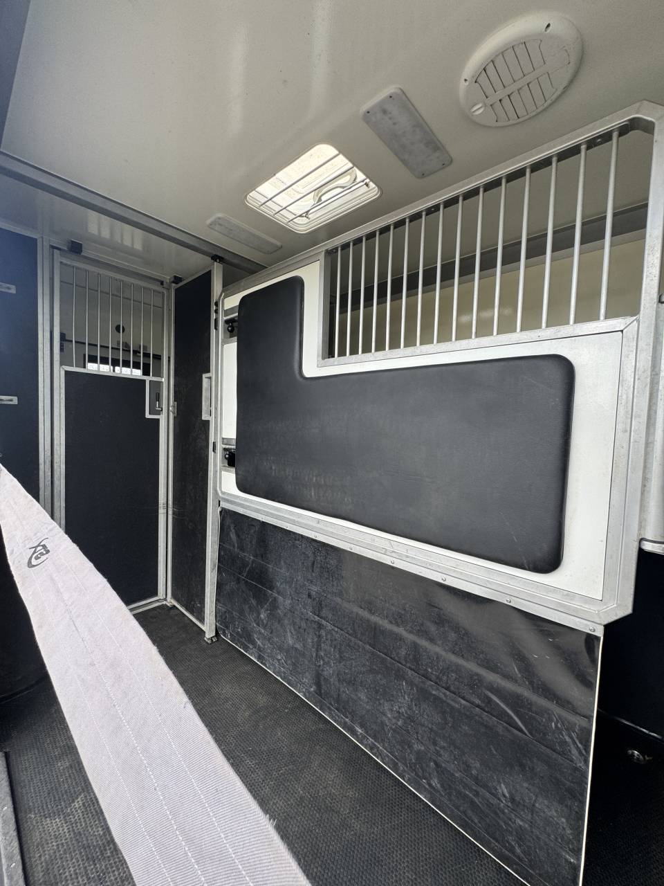 Kleine paardenvrachtwagen (B rijbewijs) Renault MASTER STX 2 HORSES  2021 Tweedehands