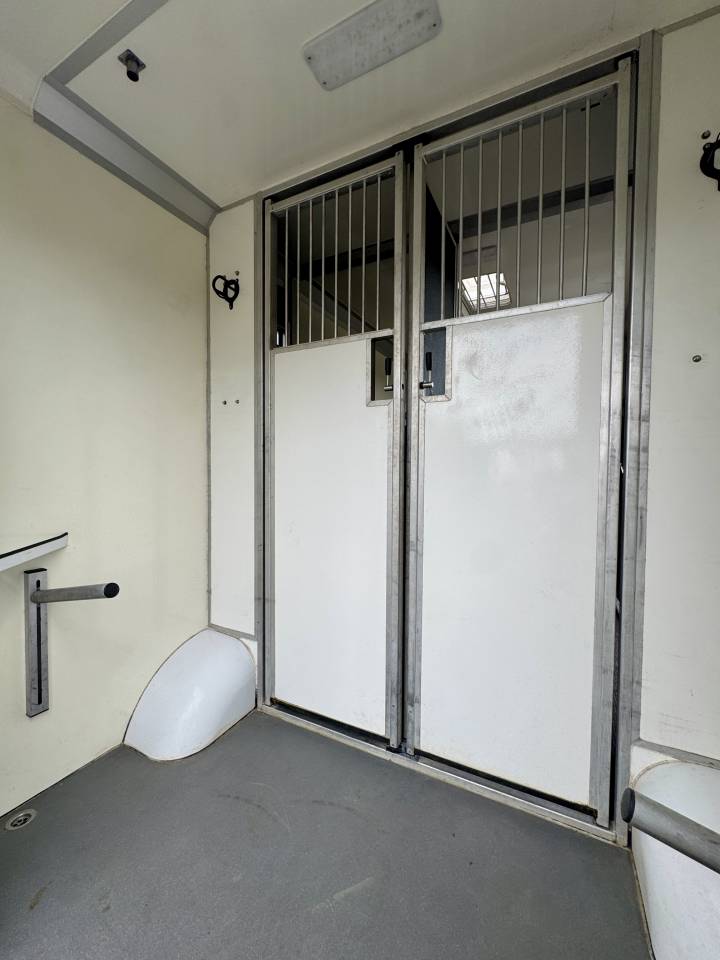 Kleine paardenvrachtwagen (B rijbewijs) Renault MASTER STX 2 HORSES  2021 Tweedehands