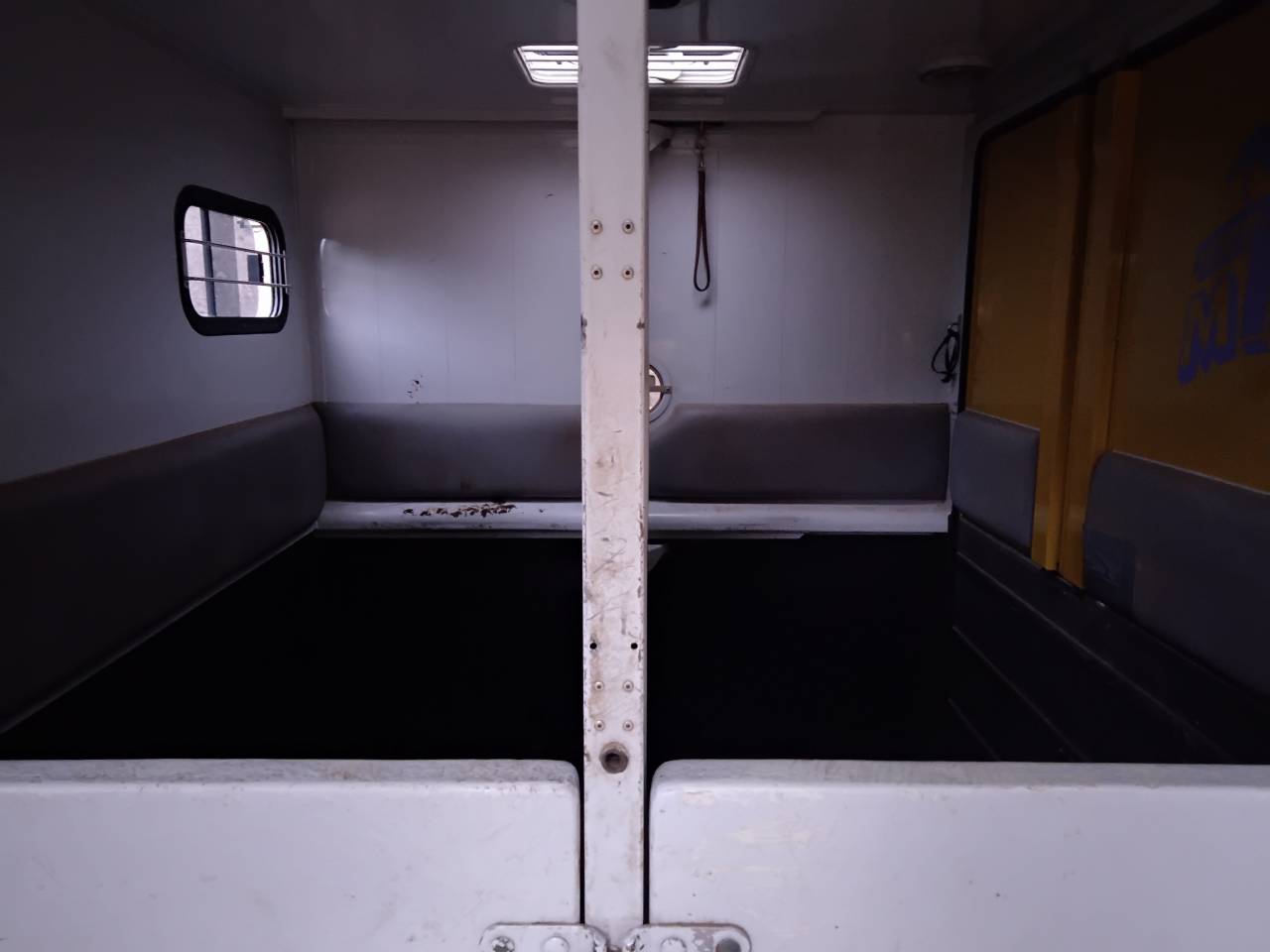 Kleine paardenvrachtwagen (B rijbewijs) MTM Master 2009 Tweedehands