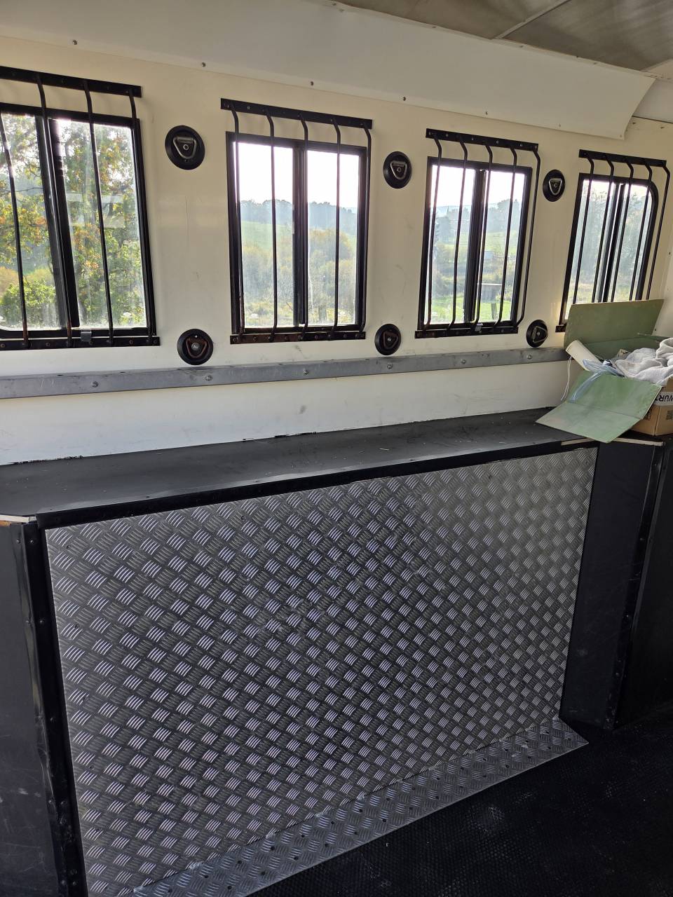 Zware paardenvrachtwagen (groot rijbewijs) Isuzu  2009 Tweedehands